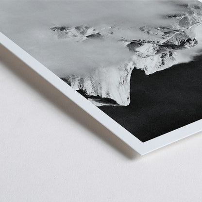 Closeup detail of Snow covered mountain landscape by Vittorio Sella Staircase vue prise au dessus du glacier Godwin Austen poster artwork